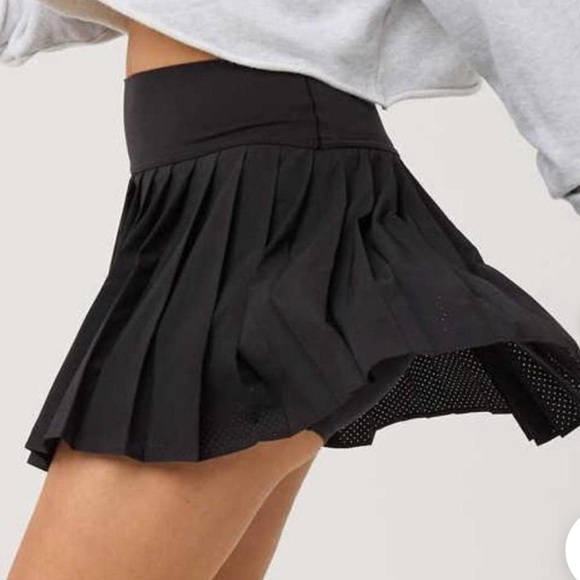 aerie Dresses & Skirts - Black Aerie Skirt Size S
